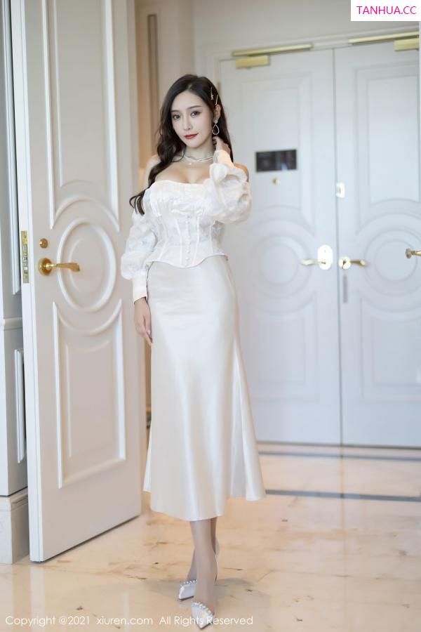 王馨瑶  [XiuRen]高清写真图 2021.10.28 No.4136 王馨瑶yanni第2张图片